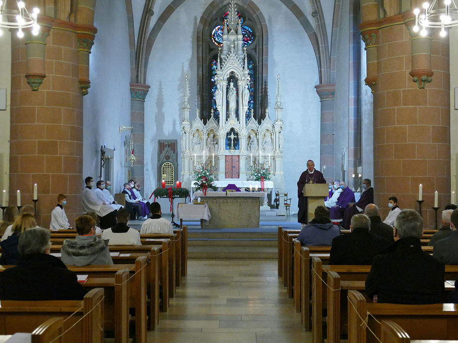 Beauftragung zu Lektorat und Akolythat in St. Marien, Volkmarsen (Foto: Karl-Franz Thiede)